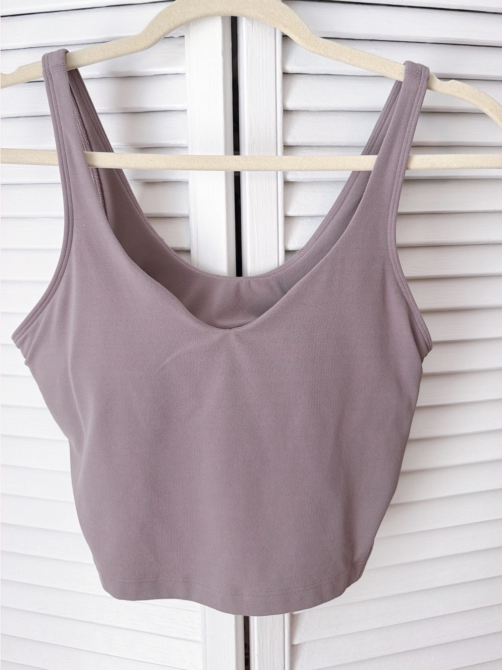Lululemon Cropped Tank | Size 6 | Built-In Bra Pads